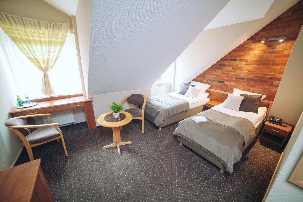 Hubertus Aparthotel & Restaurant & Horse Club Starogard Gdański Habitación foto