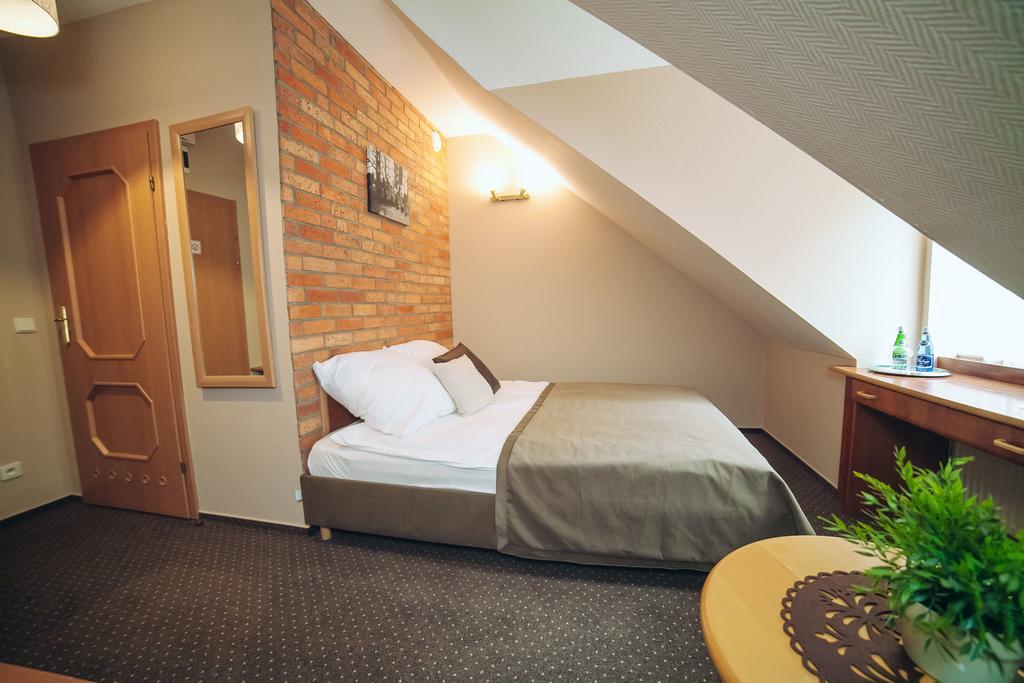 Hubertus Aparthotel & Restaurant & Horse Club Starogard Gdański Habitación foto