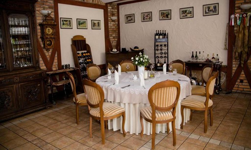Hubertus Aparthotel & Restaurant & Horse Club Starogard Gdański Exterior foto
