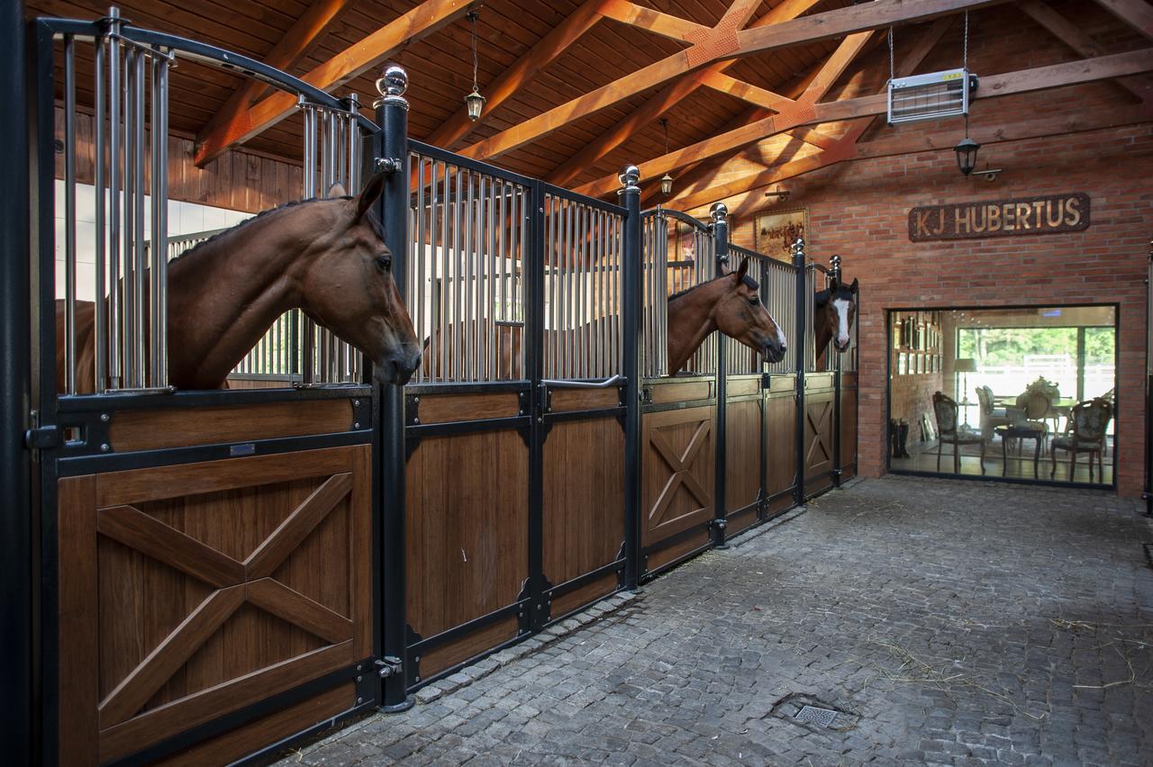 Hubertus Aparthotel & Restaurant & Horse Club Starogard Gdański Exterior foto