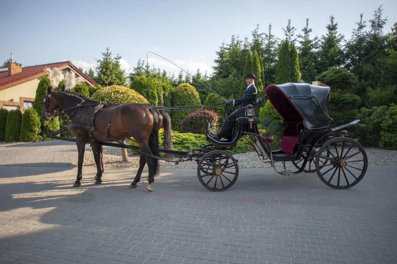 Hubertus Aparthotel & Restaurant & Horse Club Starogard Gdański Exterior foto
