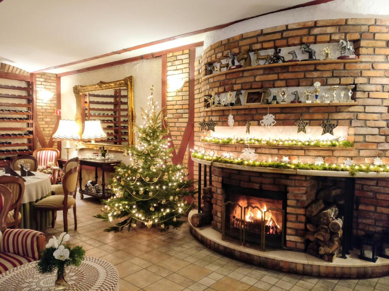 Hubertus Aparthotel & Restaurant & Horse Club Starogard Gdański Exterior foto